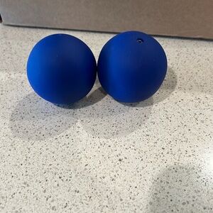 NEW Lovevery’s The Thinker Heavy & Light Opposites Balls MONTESSORI